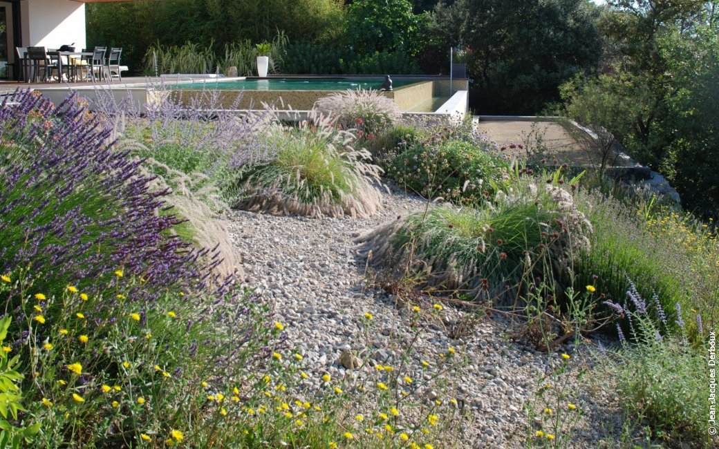 idée pour aménager un dénivelé au jardin